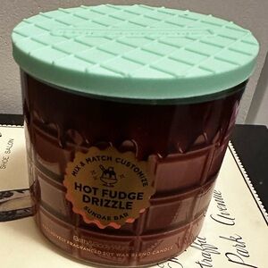 Bath & Body Works Hot Fudge Drizzle 3-Wick Candle with Cool Mint Green Lid